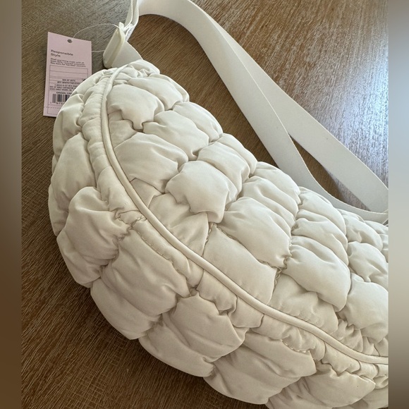 Half Moon Crossbody Bag - Wild Fable
Off-White - Picture 9 of 9